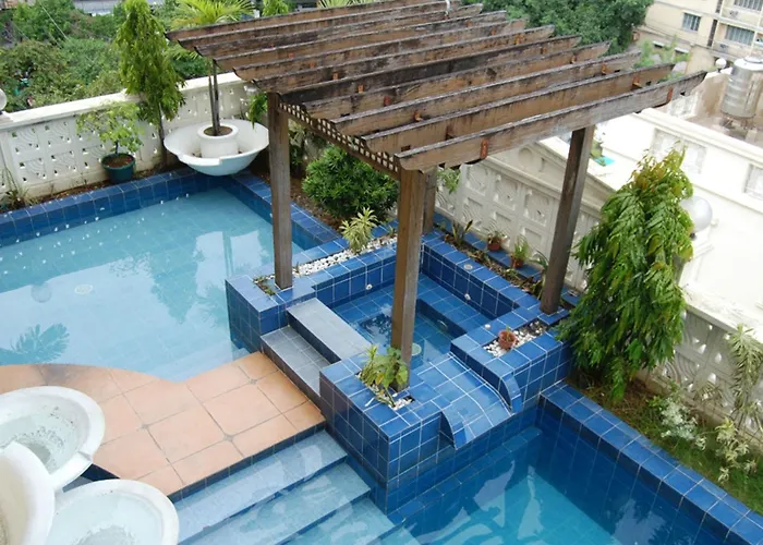 Pink Hotel 2*
